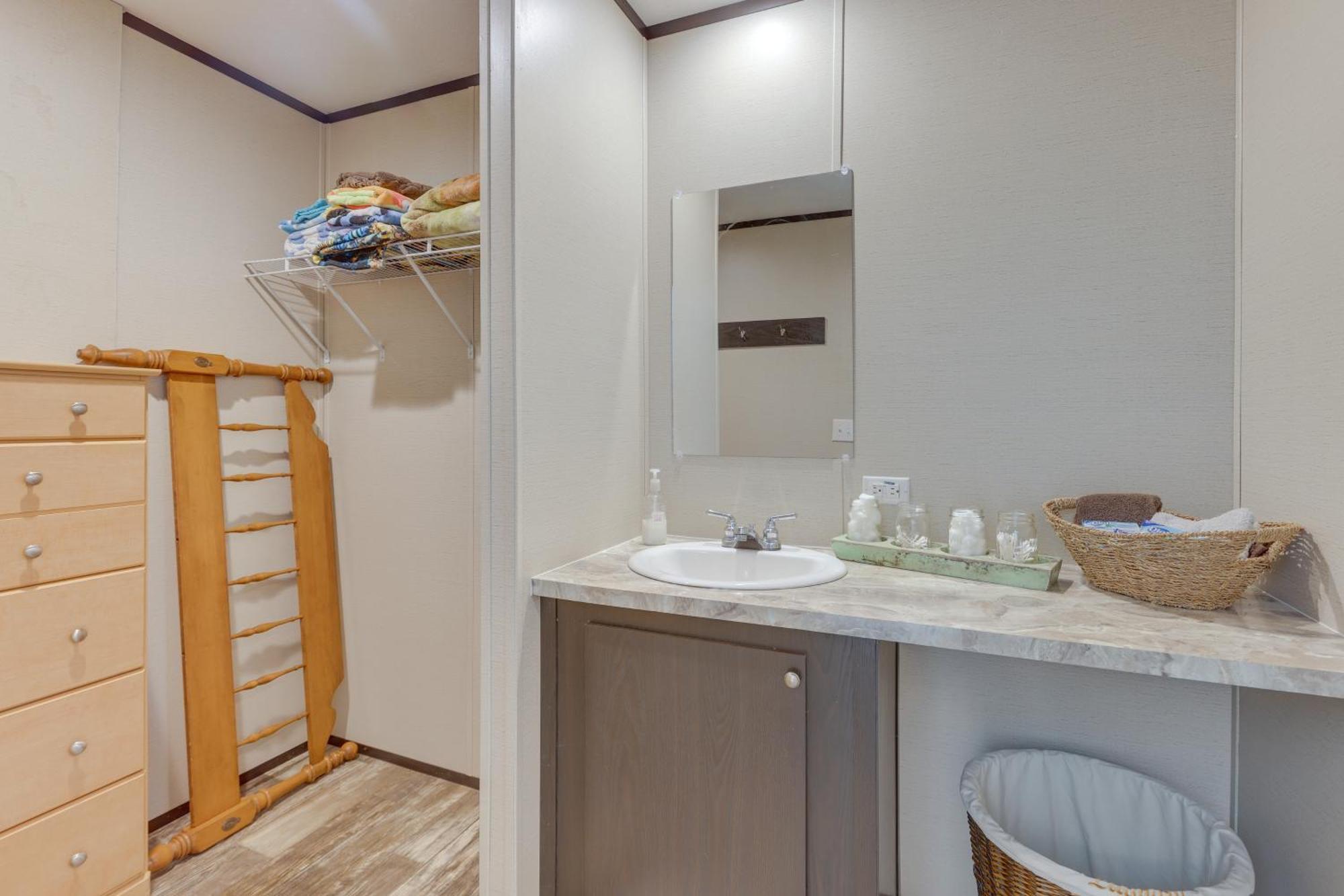Lakefront Wetumpka Escape With Furnished Deck! Bagian luar foto
