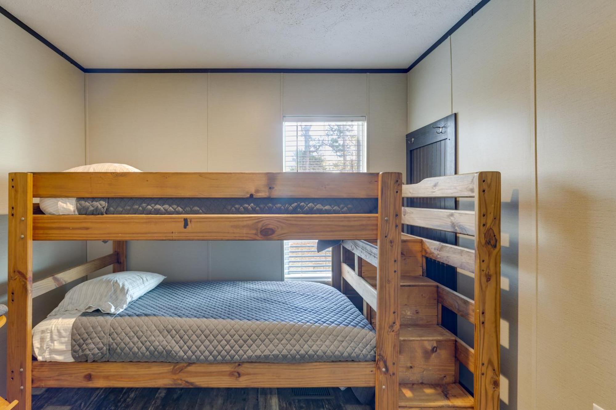 Lakefront Wetumpka Escape With Furnished Deck! Bagian luar foto